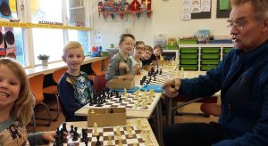 24-11-2016-schaken-jeugd-simultaan